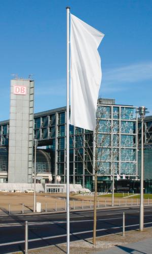 Vlaggenmast met intern hijsmechanisme en handzwengel