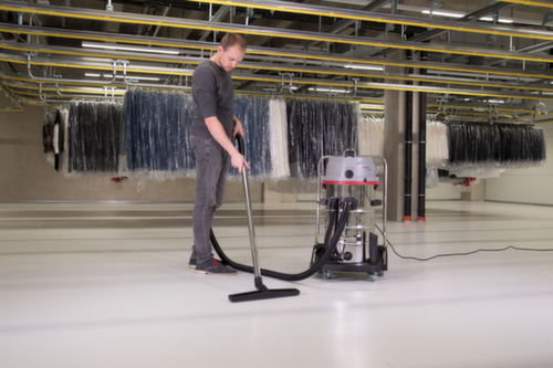 Nat- en droogzuiger KETOS N 56/2 E met twee zuigturbines, vermogen 2600 W, werkbreedte 450 mm