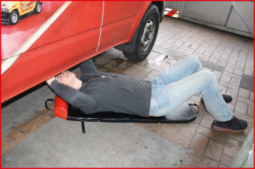 Beschermende mat met handvat