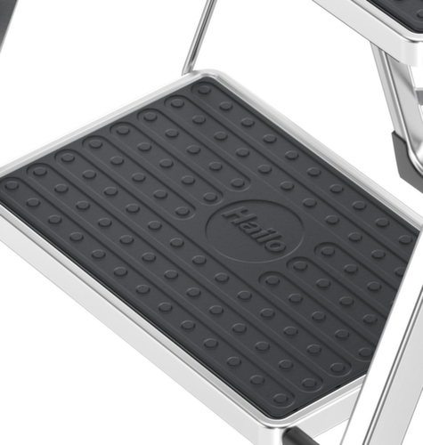 Hailo Vouwtrapje StandardLine K70 met veiligheidsbeugel, bordeshoogte 690 mm, zilvergrijs