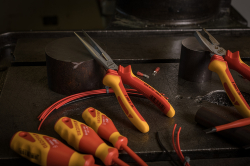 VDE 8132-200 H VDE Platneus tang met mantelisolatie 200 mm