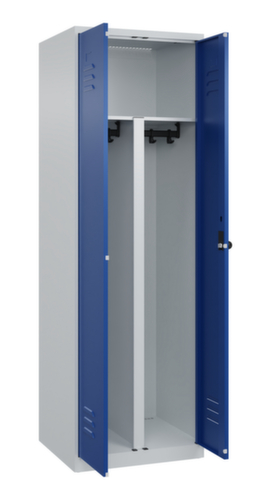 C+P Locker met zitbank Classic Plus voor scheiding van kleding, vakbreedte 300 mm