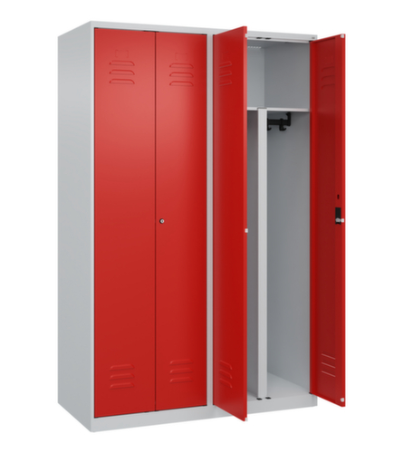 C+P Locker met zitbank Classic Plus voor scheiding van kleding, vakbreedte 300 mm