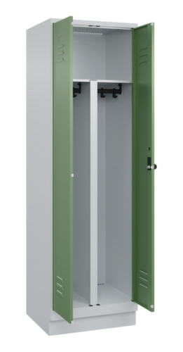 C+P Locker met zitbank Classic Plus voor scheiding van kleding, vakbreedte 300 mm