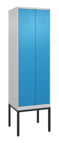 C+P Locker met zitbank Classic Plus voor scheiding van kleding, vakbreedte 300 mm