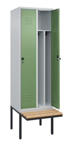 C+P Locker met zitbank Classic Plus voor scheiding van kleding, vakbreedte 300 mm