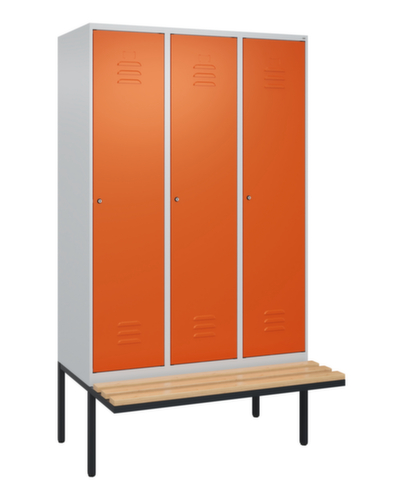 C+P Locker met zitbank Classic Plus voor scheiding van kleding, vakbreedte 400 mm