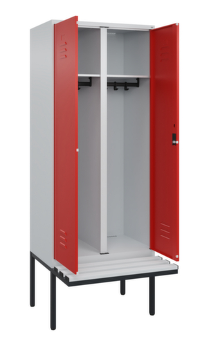 C+P Locker met zitbank Classic Plus voor scheiding van kleding, vakbreedte 400 mm