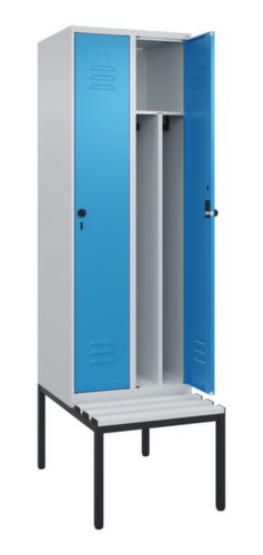 C+P Locker met zitbank Classic Plus voor scheiding van kleding, vakbreedte 300 mm