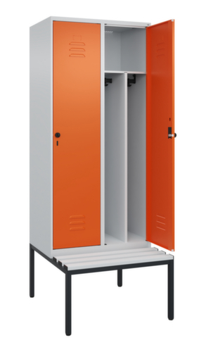 C+P Locker met zitbank Classic Plus voor scheiding van kleding, vakbreedte 400 mm