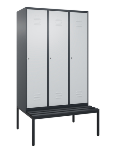 C+P Locker met zitbank Classic Plus voor scheiding van kleding, vakbreedte 400 mm