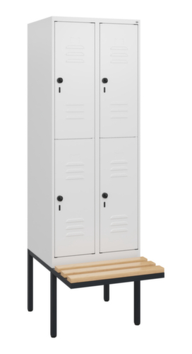 C+P dubbeldekse locker Classic Plus met bank, vakbreedte 300 mm