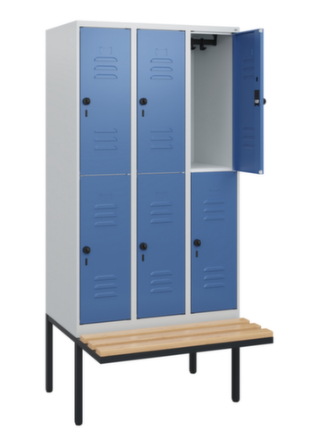 C+P dubbeldekse locker Classic Plus met bank, vakbreedte 300 mm