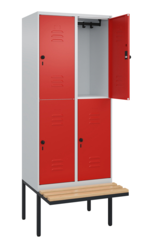 C+P dubbeldekse locker Classic Plus met bank, vakbreedte 400 mm
