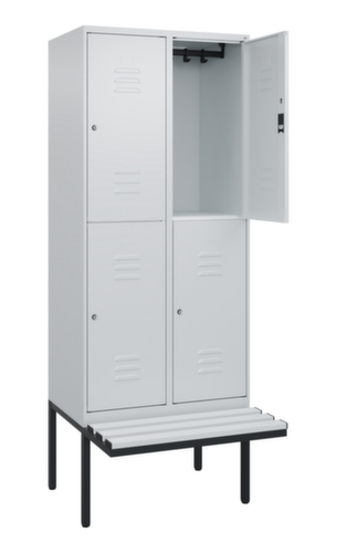 C+P dubbeldekse locker Classic Plus met bank, vakbreedte 400 mm