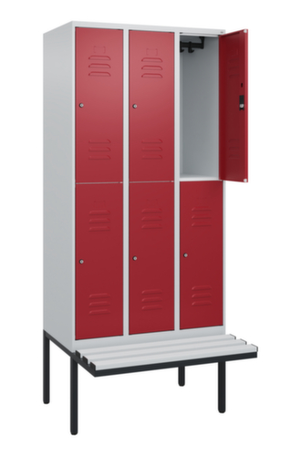 C+P dubbeldekse locker Classic Plus met bank, vakbreedte 300 mm