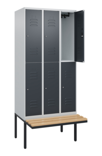 C+P dubbeldekse locker Classic Plus met bank, vakbreedte 300 mm