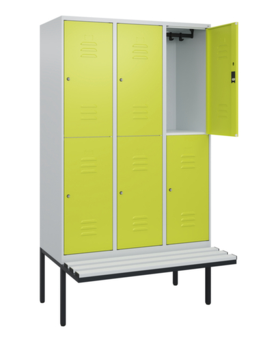 C+P dubbeldekse locker Classic Plus met bank, vakbreedte 400 mm