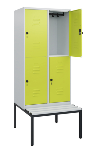 C+P dubbeldekse locker Classic Plus met bank, vakbreedte 400 mm