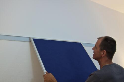 Franken prikbord voor wandrailsysteem