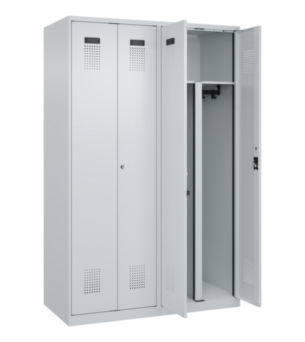 C+P Locker met zitbank Evolo PLUS voor scheiding van kleding, vakbreedte 300 mm