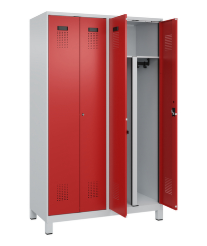 C+P Locker met zitbank Evolo PLUS voor scheiding van kleding, vakbreedte 300 mm