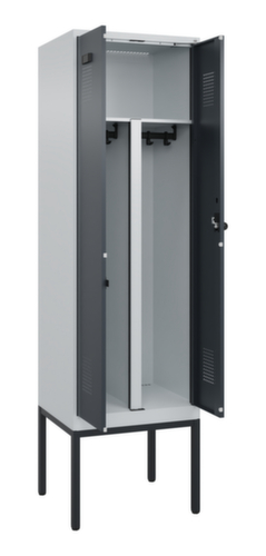 C+P Locker met zitbank Evolo PLUS voor scheiding van kleding, vakbreedte 300 mm