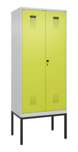 C+P Locker met zitbank Evolo PLUS voor scheiding van kleding, vakbreedte 400 mm