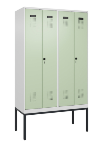 C+P Locker met zitbank Evolo PLUS voor scheiding van kleding, vakbreedte 300 mm