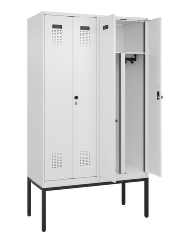 C+P Locker met zitbank Evolo PLUS voor scheiding van kleding, vakbreedte 300 mm