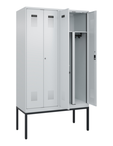 C+P Locker met zitbank Evolo PLUS voor scheiding van kleding, vakbreedte 300 mm