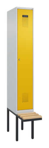 C+P locker voor scheiding van kleding Evolo PLUS met bank, vakbreedte 300 mm
