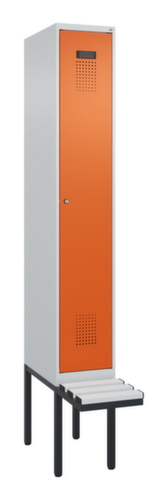 C+P locker voor scheiding van kleding Evolo PLUS met bank, vakbreedte 300 mm