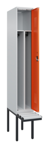C+P locker voor scheiding van kleding Evolo PLUS met bank, vakbreedte 300 mm