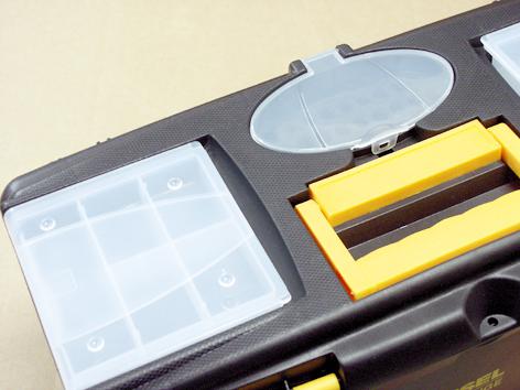 Gereedschapkist met inzetelement voor kleine onderdelenz