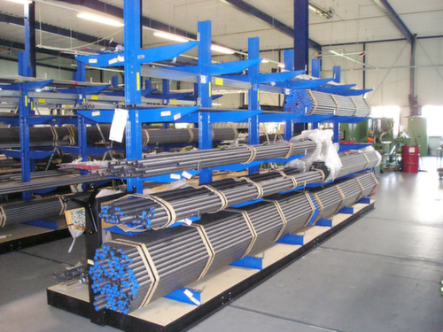 Draagarmstelling, eenzijdig - ontworpen voor plaatsing tegen een wand, hoogte 1980 mm, 5 niveaus