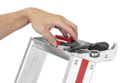 Hymer trapladder 8026 met platform, 4 sporten met antislipprofiel