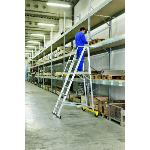 ZARGES Platformladder ZAP Safemaster Plus S verrijdbaar en in-/uitklapbaar met traverse