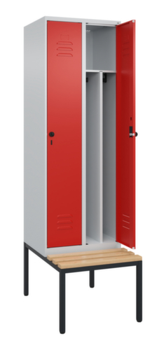 C+P Locker met zitbank Classic Plus voor scheiding van kleding, vakbreedte 300 mm