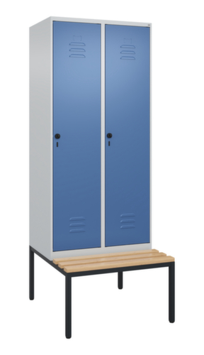C+P Locker met zitbank Classic Plus voor scheiding van kleding, vakbreedte 400 mm