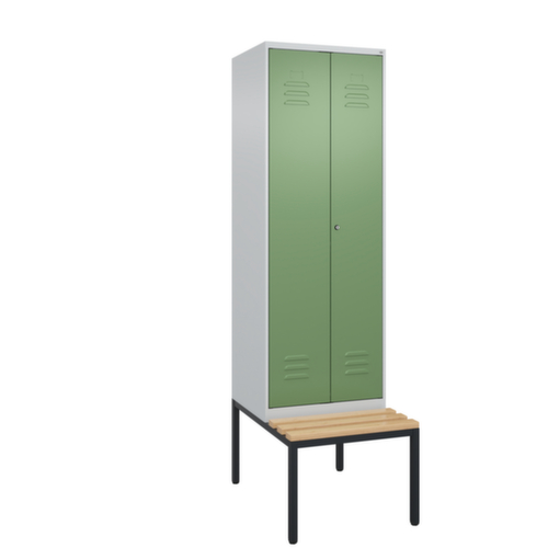 C+P Locker met zitbank Classic Plus voor scheiding van kleding, vakbreedte 300 mm