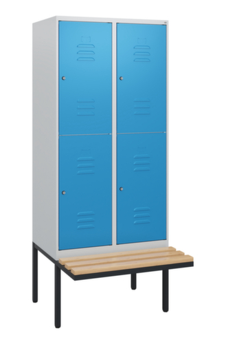 C+P dubbeldekse locker Classic Plus met bank, vakbreedte 400 mm