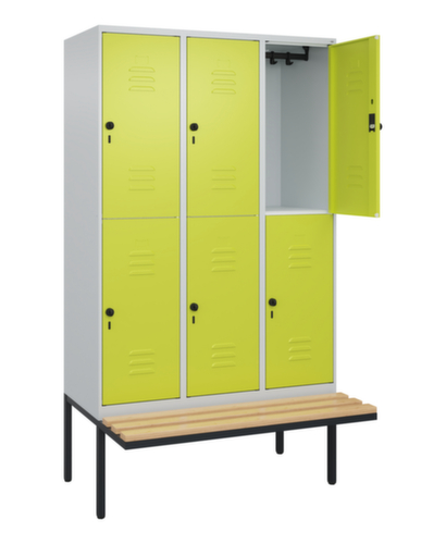 C+P dubbeldekse locker Classic Plus met bank, vakbreedte 400 mm