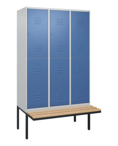 C+P dubbeldekse locker Classic Plus met bank, vakbreedte 400 mm