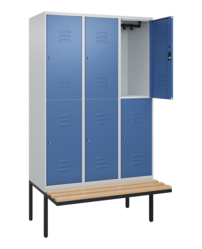C+P dubbeldekse locker Classic Plus met bank, vakbreedte 400 mm