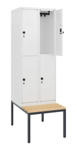 C+P dubbeldekse locker Classic Plus met bank, vakbreedte 300 mm