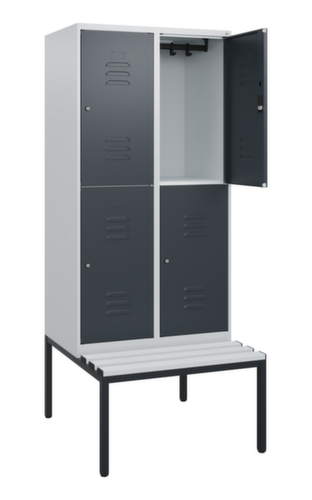 C+P dubbeldekse locker Classic Plus met bank, vakbreedte 400 mm