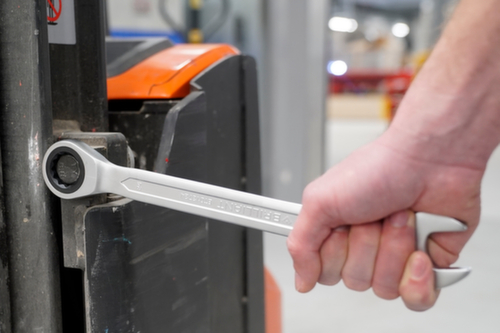 Brilliant Tools ratchet ring wrench set