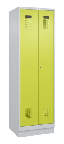 C+P Locker met zitbank Evolo PLUS voor scheiding van kleding, vakbreedte 300 mm