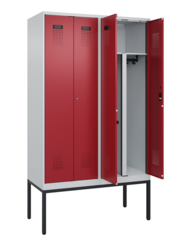 C+P Locker met zitbank Evolo PLUS voor scheiding van kleding, vakbreedte 300 mm